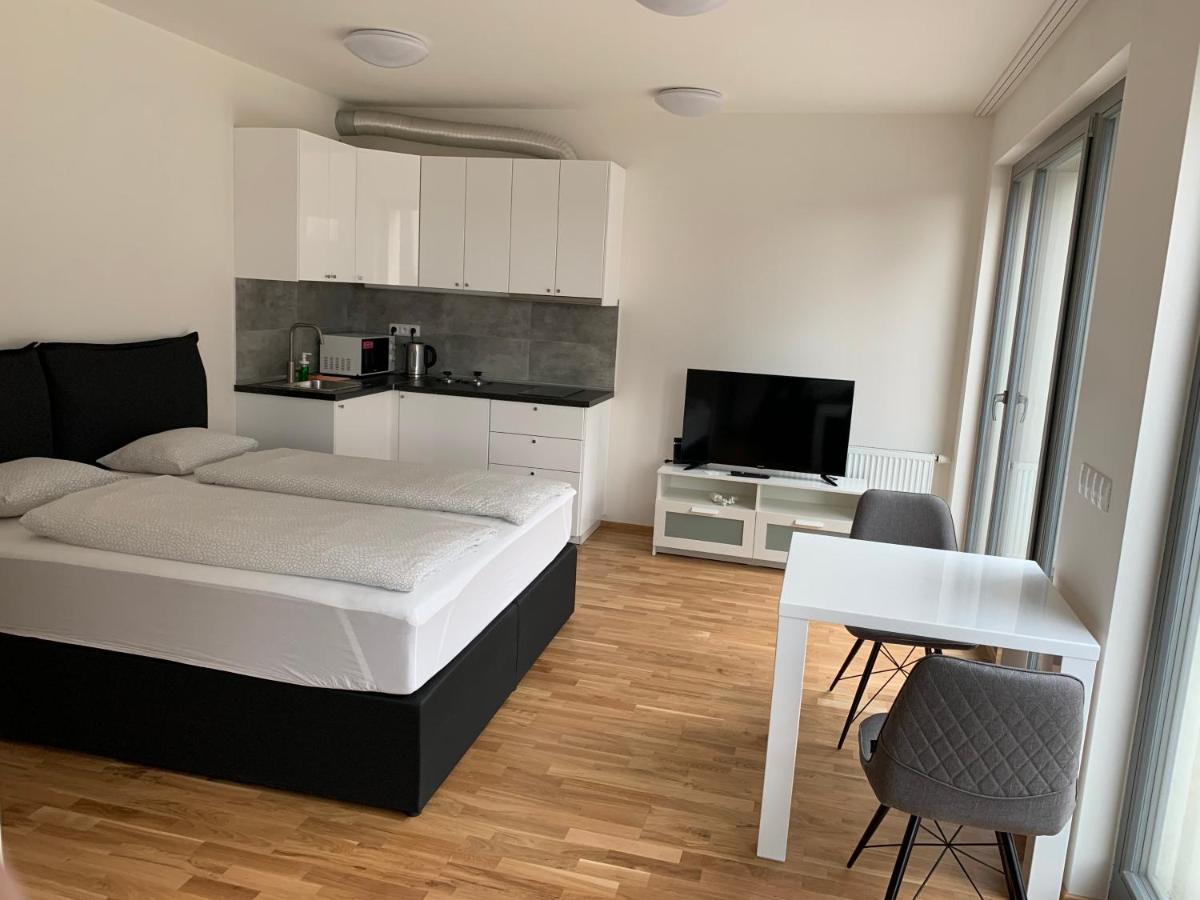 Residence Port Karolina Прага Экстерьер фото